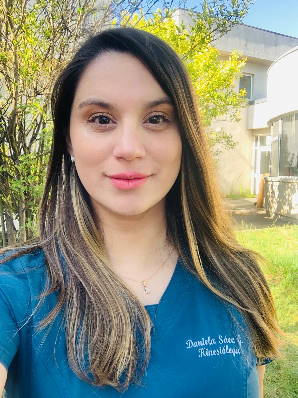 Daniela Sáez, Kinesióloga